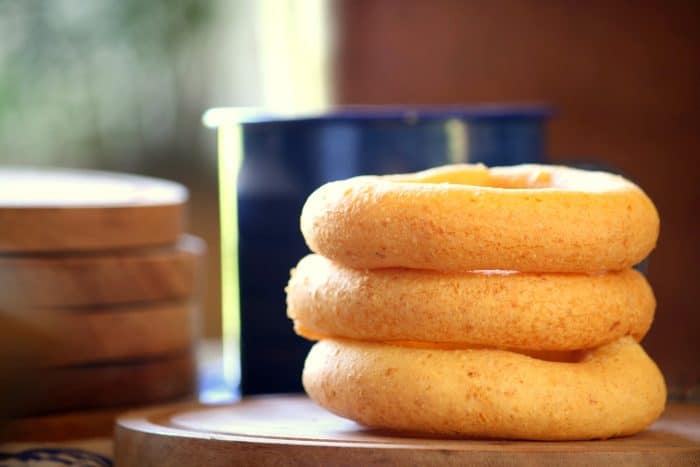 Cuñapé Frito (Bolivian Cheesy Fried Donut)