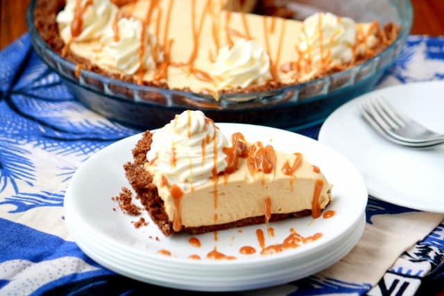 No-Bake Dulce de Leche Cheesecake Pie