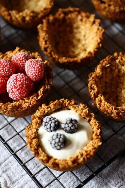 Easy breakfast granola cups