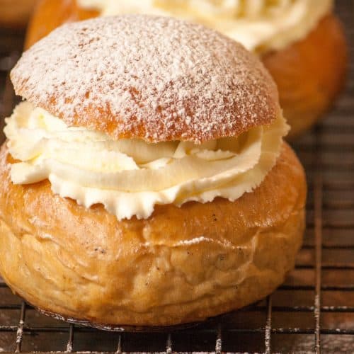 Semla (Bollo Sueco con Cardamomo)