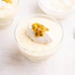mousse de maracuya en vaso